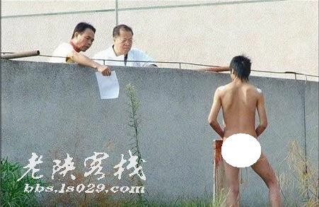 谈判专家劝其迷途知返，男生无动于衷